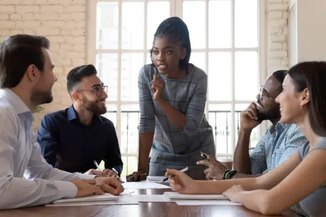 Liderança Feminina: Como Ser uma Mulher de Destaque no Mundo dos Negócios